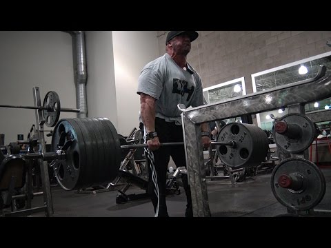 Dusty Hanshaw deadlifts 675