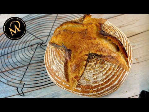 Make your own sourdough bread - like a baker - bake sourdough bread