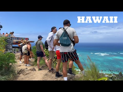 Hiking Lanikai Pillbox Trail | Oahu, Hawaii