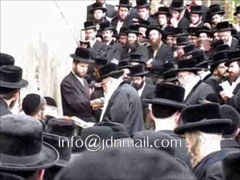 Skver Rebbe Visiting Chevron - Shvat 5771