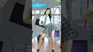 Download lagu 180401 걸크러쉬 Girl Crush 보미 _ 모모랜드 뿜뿜 _  직캠 fancam mp3