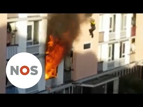 UTRECHT: Explosie in flat, agent valt naar beneden