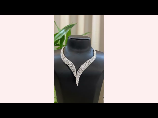 طقم زركون فضي دقة ألماس لمعة قوية وجذابة