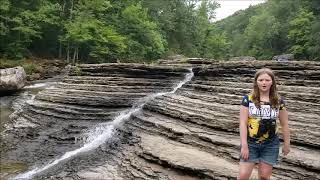 preview picture of video 'Hike to fuzzy butt falls and six fingers falls, ozark national forest'