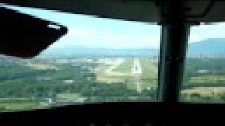 preview picture of video 'Landing in Geneva Switzerland  cockpit view A319'