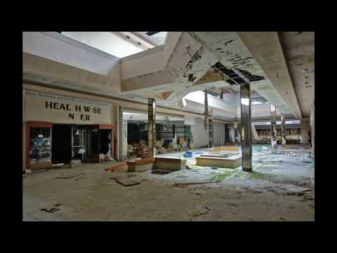 Gary Jules and Michael Andrews- Mad World (playing in an empty shopping centre)