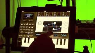 iPad create loop sound with zMors synth