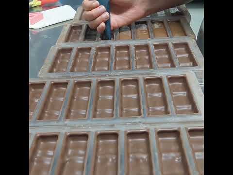 Hazelnut Praline Chocolate Bar #shorts | Poppy's Chocolates