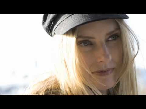Aimee Mann - Voices Carry (Acoustic)