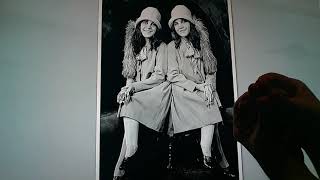 Horacio the handsnake - Daisy & Violet Hilton