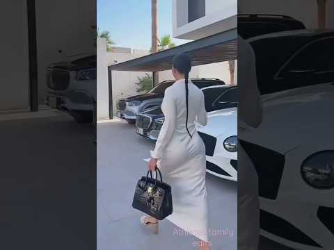 Ronaldo looking At Georgina bum 🍑🤣