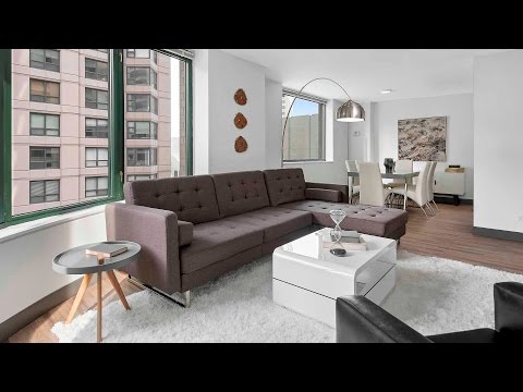 A spacious, updated Streeterville one-bedroom at 420 East Ohio