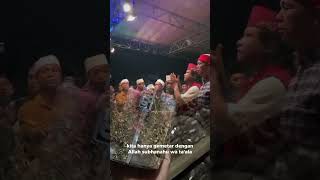 Download lagu Ojo Wedi Cak Nun ❗Viral ❗ Ucapan Cak Nun | Ceramah Cak Nun | Maiyah | Sinau Bareng Cak Nun #shorts mp3