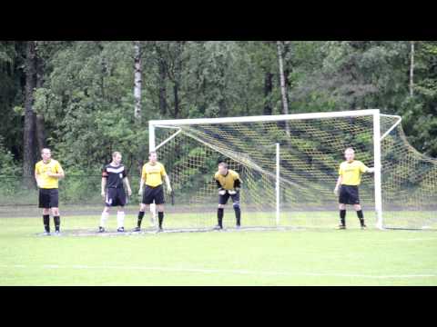 Bogdan Miłkowski strzela bramkę w meczu MKS Szczytno - OKS II Stomilowcy Olsztyn