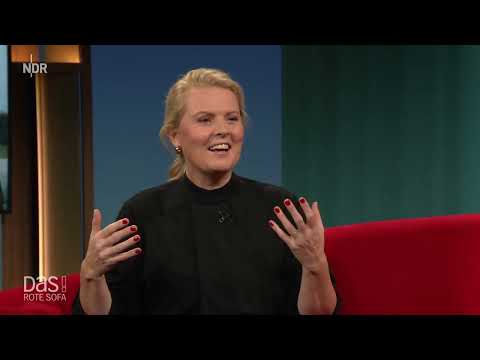 Auf dem 🛋 Roten Sofa nimmt Patricia Kelly Platz | 🇮🇪🍀