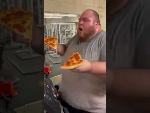 272 kg schwerer Mann mit Pizza auf dem Laufband! #lustig #Fitnessstudiopannen