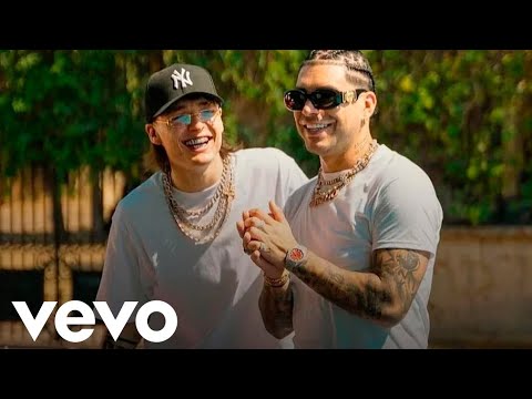 Peso Pluma ft. Ryan Castro - Ojitos Chiquiticos (Video Oficial)
