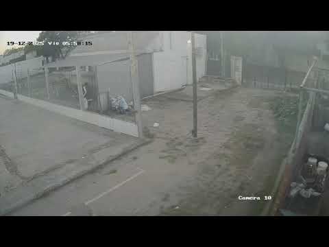 ¿Era para las fiestas? Un ladrón se metió a una casa y robó dos bolsas de carbón