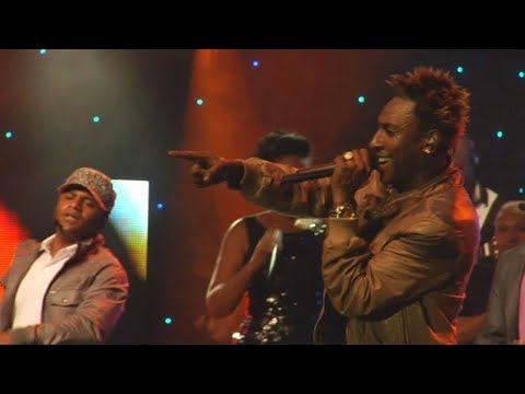 Pixote - Fico Te Olhando / Pode Me Ligar / Na Porta do Seu Coração (DVD Obrigado Brasil)