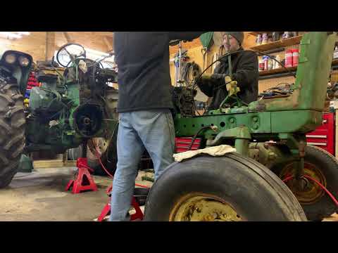 Splitting the John Deere 2510, Removing Crankshaft and Cylinder Liner