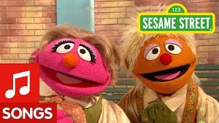 Sesame Street: Row Row Row Your Boat with Hansel and Gretel