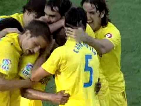 Golazo de Marco Senna desde el medio del campo.