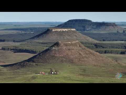 Video aéreo de los Tres Cerros: Cuñapirú, Medio y Alpargata en el departamento de Rivera M3 14324 26
