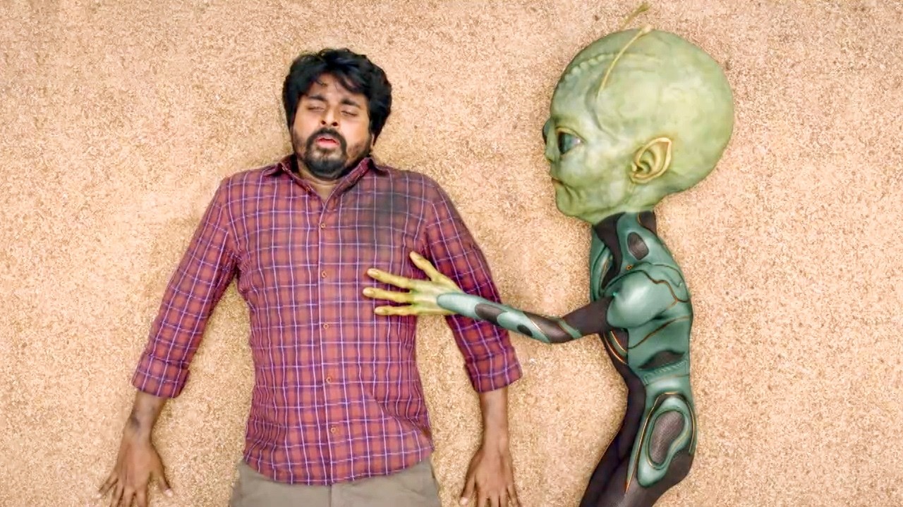 एलियन ने शिवकार्तिकेयन की जान बचाई | Ayalaan Hindi Dubbed Best Scene | Sivakarthik