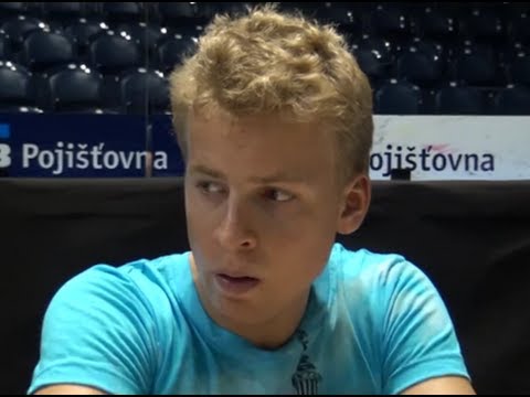 A 9.2. GM Mikhailo Oleksienko  - GM Viktor Láznička  1 - 0