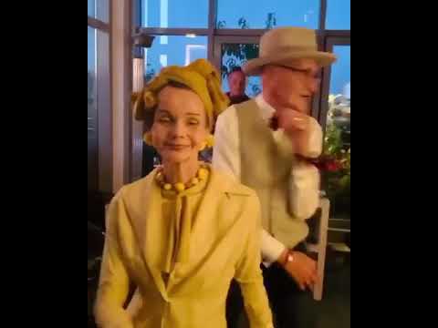 Supercool Old Couple Trance Dancing To SEKTOR - Marius Drescher