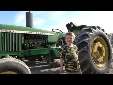 THE TRACTOR TRACKER - VINTAGE JOHN DEERE TRACTORS