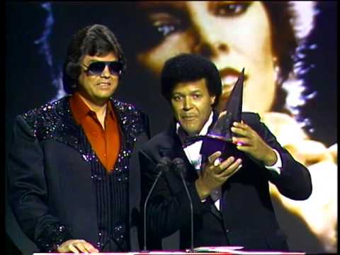 Pat Benatar Wins Pop/Rock Female - AMA 1982