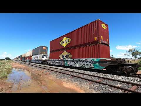 NR81 & NR89 at Bogan Gate NSW.  Fri 03rd Dec 2021