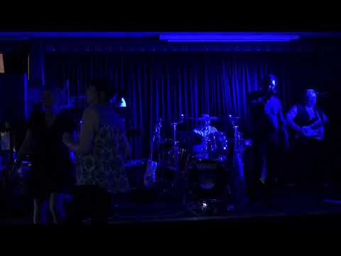 X5 band palm tree holiday camp d