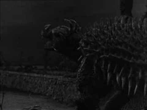 The Death of Anguirus - Sound Design Comparison (German clip is accidentally out of sync BTW)