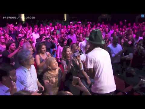 Pharrell Williams Performs "Happy" Live Apollo Theater