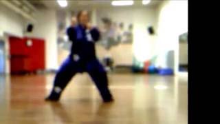 Sound from afar mit Xinjia Bewegungen