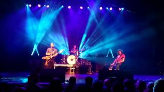 Ash Cocoon Dublin Olympia Theatre 15/12/2015