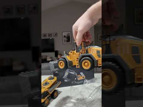 High-Tech RC Construction Truck in Action! | 11-Channel  #rccar #excavator #toys