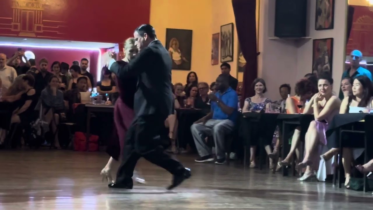 Video thumbnail for Matteo Antonietti & Ravena Abdyli. Tango Performance: Danzarín. Buenos Aires. 12/29/2024