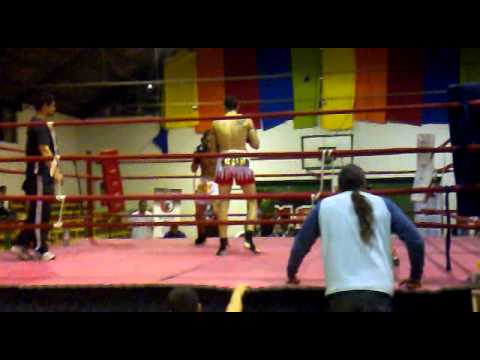 Pelea Thai Masculina.mp4