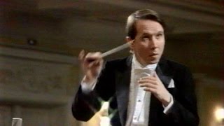 Download lagu Mikhail Pletnev conducts Beethoven - Symphony No. 5 (Moscow, 1991) mp3