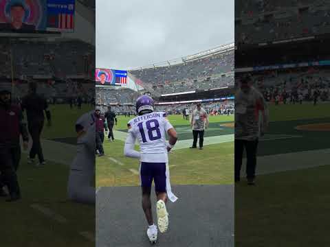Justin Jefferson hits the field in Chicago