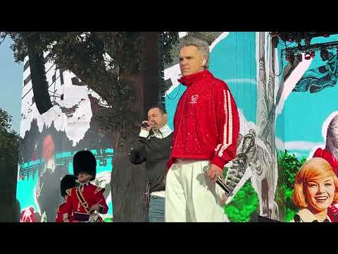 Robbie Williams - BST Hyde Park 2024 - singing Parklife with Danny Dyer