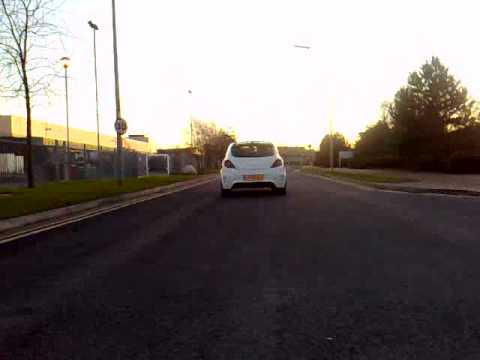 Corsa VXR Arctic - Remus Exhaust Drive Off
