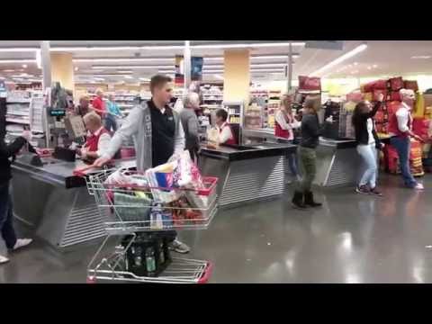 WIR in Hille - Flashmob des Chores "ungeschminkt chorios"