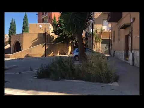 CANICATTI' SPORCIZIA ALLA STAZIONE OGGI HANNO PULITO UNA PARTE
