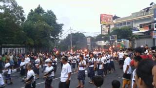 preview picture of video 'Balinese Ogoh Ogoh 2014 Tabanan'