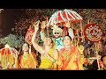 Watch Kareena And Karisma In Baraat Mode Dressed In Traditional Sarees