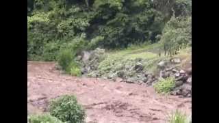 preview picture of video 'Cabeza de agua en el Poás, Costa Rica'